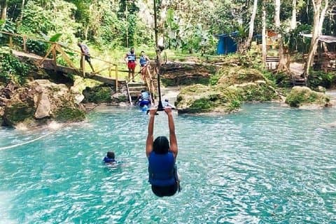 Blue Hole et Horseback Riding Adventure de Montego Bay