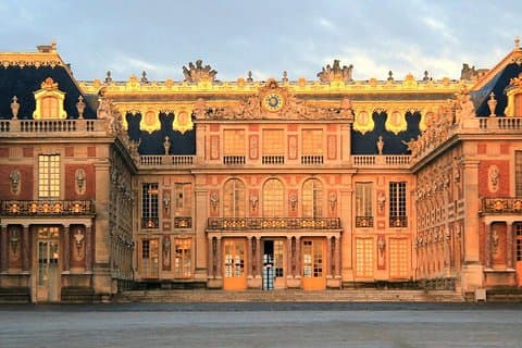 Excursión privada de un día a Versalles con palacio, jardines y Trianon