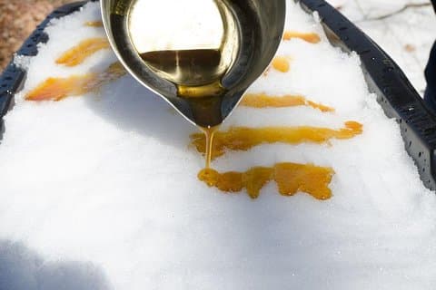 Cabane à sucre (février à mai) Excursion privée d'une journée au sirop d'érable avec déjeuner de Montréal