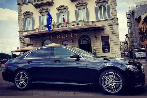 Pisa flygplatstransfer till eller från Florence Hotel Mercedes fordon