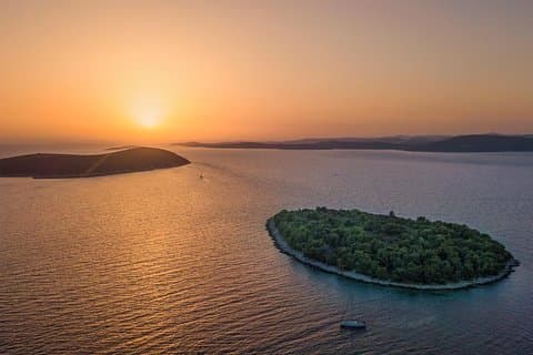 Private Sunset tour on the speedboat in village Maslinica, island Solta