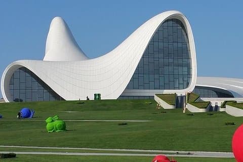 7 días Baku, Gobustan, Ateshgah tour