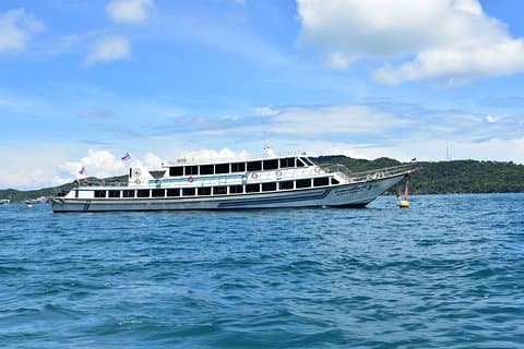 Ao Nang Krabi till Phuket Town eller Phuket Beaches med färja