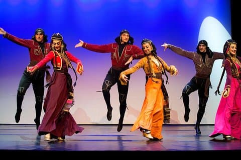 Cours de danse géorgienne avec Tina