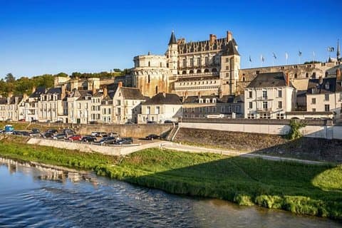 Privé transfer van Bayeux naar Amboise - maximaal 7 personen