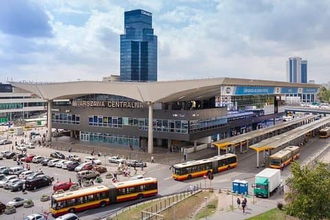 Transfert privé de la gare centrale à n'importe quel endroit de Varsovie