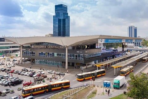 Traslado privado desde cualquier lugar en Varsovia a la estación central de trenes