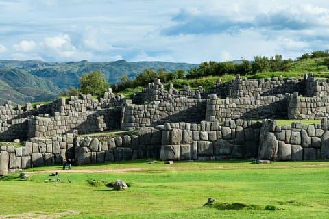 Privé halve dag Sacsayhuaman, Qenqo, Tambomachay en San Pedro Market