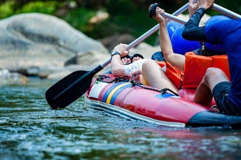 Whitewater Rafting i Kitulgala med lunsj fra Colombo Harbour