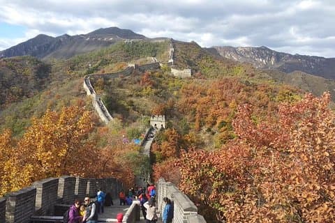 Ming Tomb Plus Mutuanyu-Reisebus-Tour mit der Großen Mauer