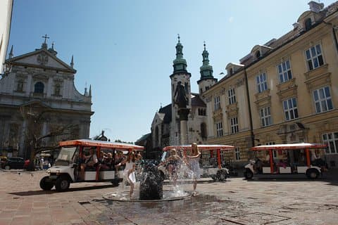 Excursión privada a Cracovia en carrito de golf