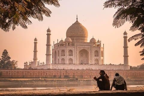2-tägige Agra-Taj-Mahal-Tour mit Übernachtung ab Delhi