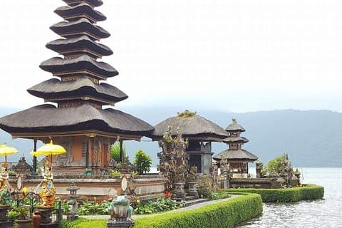 Entdecken Sie den nördlichen Teil von Bali, Tempel, See und Wasserfälle