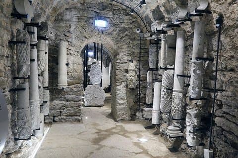Tour dei tunnel della città vecchia e del bastione di Tallinn