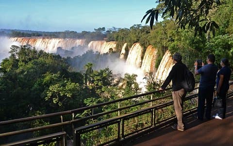 Iguazu Falls Private Day Trip fra Buenos Aires med flybillet