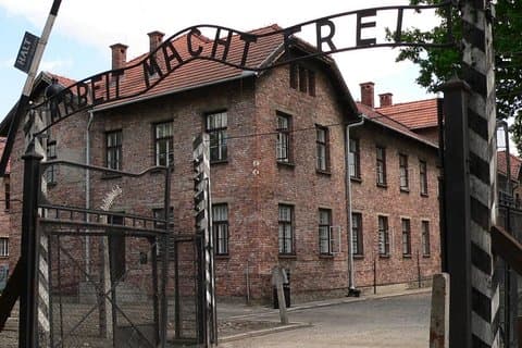 Eintägige Tour von Warschau nach Auschwitz-Birkenau & Salzbergwerk mit privatem Fahrer