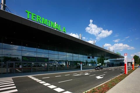 Katowice-Pyrzowice空港からクラクフのホテルへのプライベート往復送迎