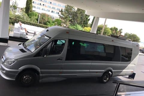 Larnaca Airport Privévervoer naar Ayia Napa 1-15 passagiers