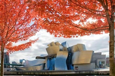 Bilbao, museo Guggenheim e villaggi costieri