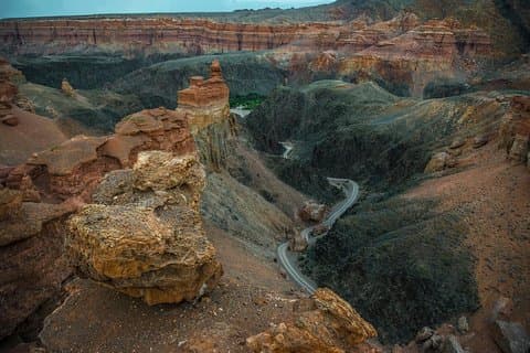 素晴らしいチャリンキャニオンへのプライベート日帰り旅行
