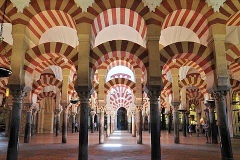 Gita di 2 giorni a Cordova da Siviglia con visite a Medina Azahara, Carmona e ingresso saltafila alla Moschea-Cattedrale di Cordova