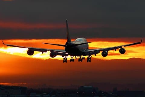 Shanghai Pudong Airport (PVG) eller Hongqiao Airport (SHA) Privat One-Way Transfer
