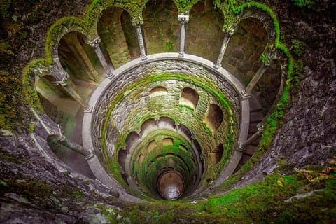 Excursão Guiada a Sintra, Pena, Regaleira, Cabo da Roca e Cascais