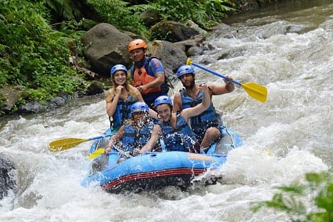 Bali 10 Kilometer Extreme Ayung River Rafting med frokost