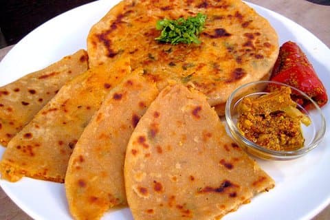 Clases de cocina tradicional de Rajasthani y cena con una divertida familia local