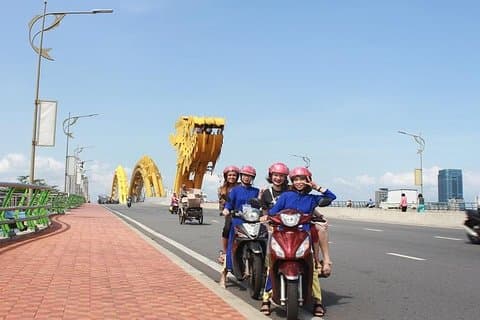 フレンドリーな女性ライダーによるダナンの完全ローカル体験