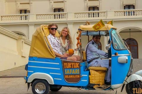ゴール発トゥクトゥクによるオールインクルーシブモーニングビーチサファリ