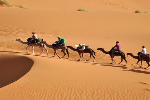 Circuit de 3 jours de Fès à Marrakech en passant par le désert de Merzouga et une promenade à dos de chameau