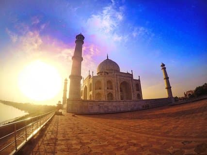 Sunrise Tour of The Taj Mahal with Fatehpur Sikri from Agra