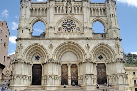 Excursión privada de un día a Cuenca desde Madrid con recogida y regreso al hotel