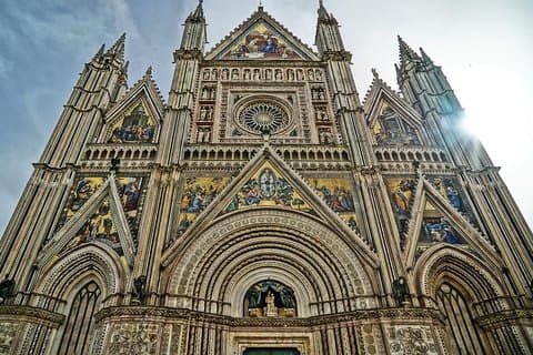 Traslado privado: Florencia a Roma con parada en Orvieto