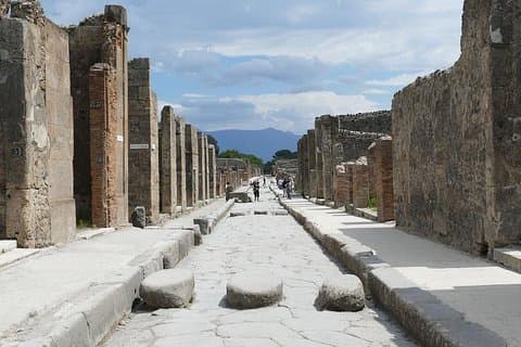 Escursione a piedi di mezza giornata senza tempo nella Pompei romana con guida privata e locale