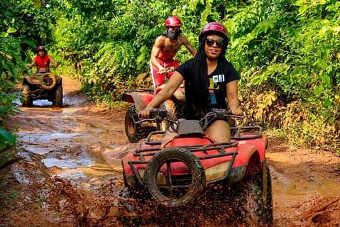 Kør en delt atv, svøm i en Cenote og ziplines i Cancun