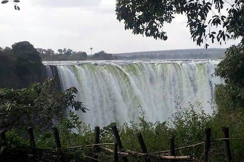 Trasferimento dall'aeroporto di Victoria Falls / taxi privato (VF)