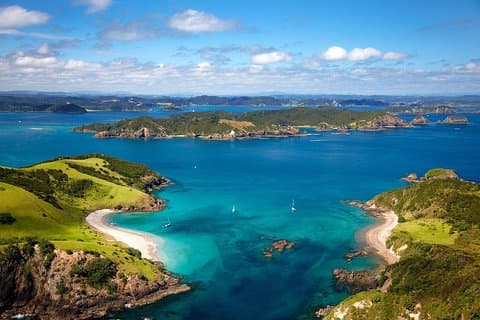 Excursion de 5 jours dans la Baie des Îles, Auckland, Hobbiton, Rotorua et Waitomo