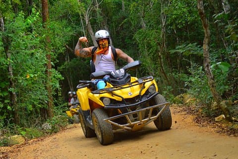 Excursion en tout-terrain Xtreme et tyrolienne au départ de Cancun