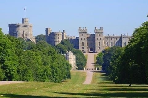 Heathrow Airport Arrival To Southampton Via Windsor Castle