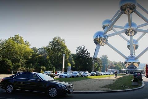 Transfert privé de l'aéroport de Bruxelles ou de la ville à Charleroi en voiture de luxe
