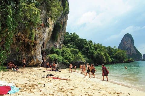 Heldags klatrekursus ved Railay Beach af King Climbers fra Krabi
