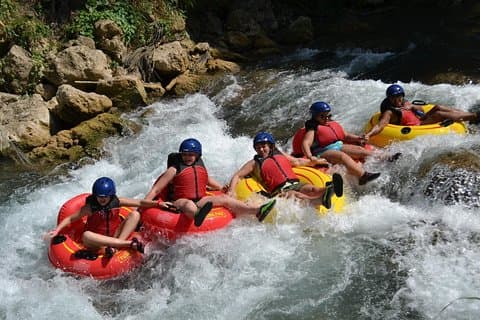 Partagé - Jungle River Tubing Adventure Tour de Falmouth