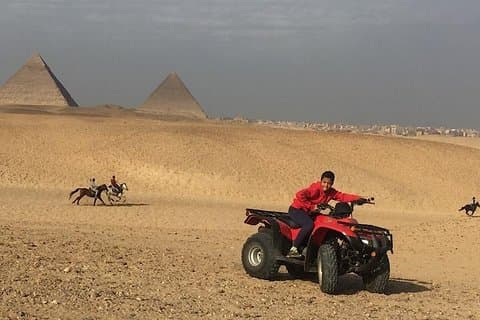 ATV Quad Bike Tour en Pyramids of Giza