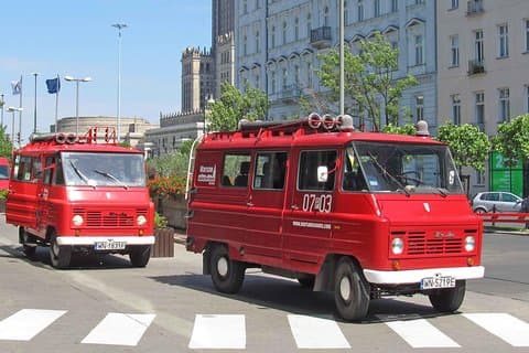Excursão de Layover de Varsóvia (Aeroporto de Chopin) por microônibus retrô