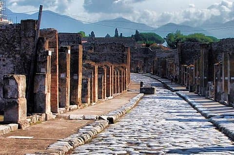 Destrucción, muerte y renacimiento de Pompeya, Visita Privada por la tarde.