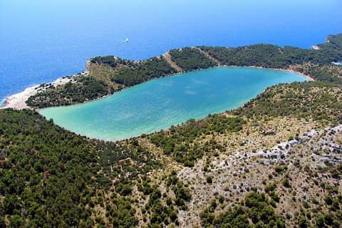From Zadar: Kornati National Park Day Trip with Breakfast & Lunch