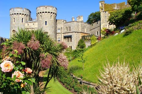 Windsor Castle, Stonehenge & Bath Private Car Tour fra London