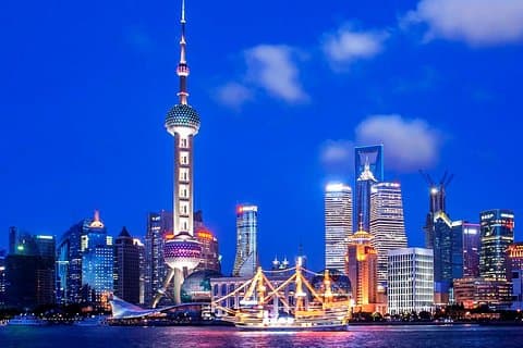 Excursión de crucero por el río en la noche de Shanghái con experiencia culinaria estilo Sinkiang